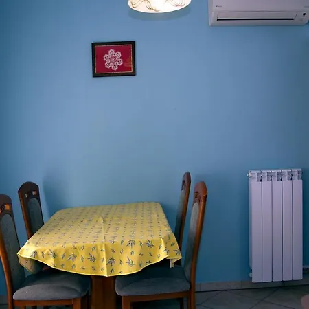 Apartma Tourist Farm Robivera *